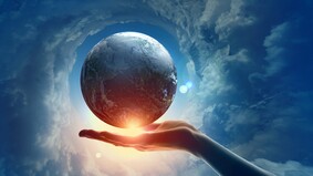 她看见灵魂盘旋在地球上空新时代来临预言正在成真(图)