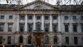 從鑄幣廠到間諜堡壘：中國「超級使館」在倫敦的七年博弈(圖)