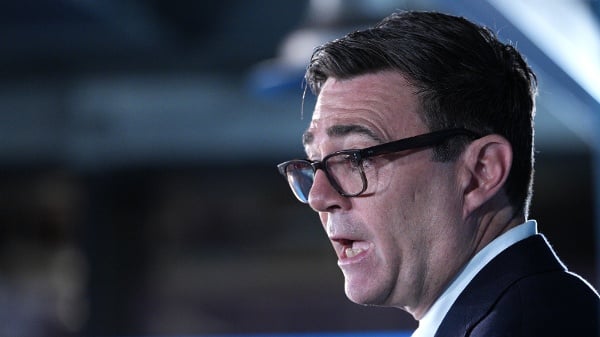 英国首相指伊朗革命卫队策划袭击美军基地(图)