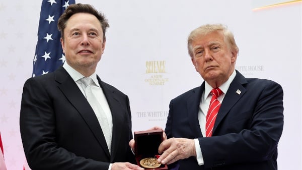 马斯克承诺向全美儿童每人赠送一股SpaceX股票(图)