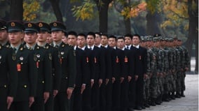 国殇假期将过国防动员法的枷锁还在(组图)