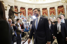 “福特号”航母抵以使馆人员撤离万斯承诺“速战速决”(图)