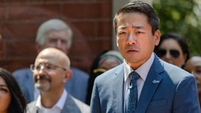 美华裔议员旧言论曝光“非白人接管国家”惹议(图)