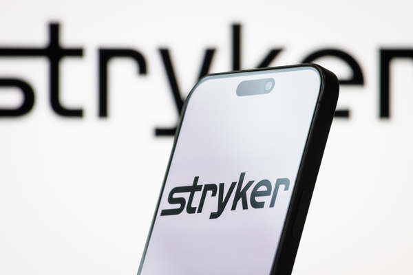 Stryker是一家領先的美國醫療技術公司，開發和製造用於世界各地醫院和醫療機構的醫療設備、手術設備和骨科植入物。