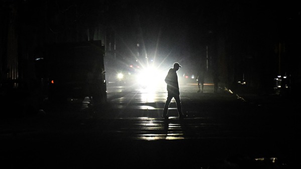 停電引爆民怨古巴人砸爛共產黨辦公室(圖)