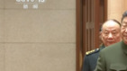 习近平身后半张面孔在门口一闪即逝(组图)