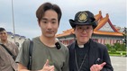臺灣網紅八炯赴紐約中領館「自首」吃閉門羹(圖)