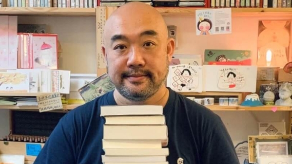香港「一拳書館」因為銷售「黎智英傳」而涉嫌觸犯維護國家安全條例的煽動罪，其負責人龐一鳴（圖）及員工24日遭警方國家安全處人員拘捕。（圖取自facebook.com/bookpunch）