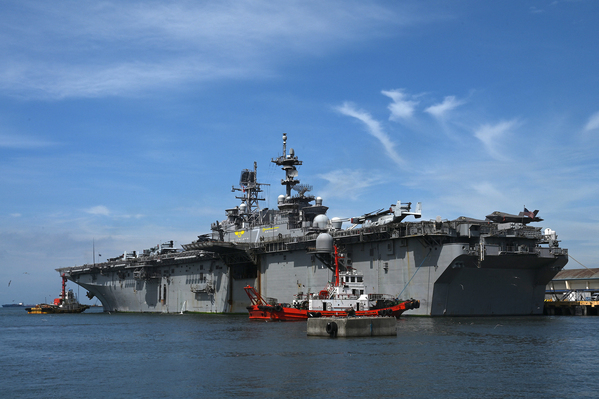 2022年9月27日，美國海軍兩棲攻擊艦「的黎波里號」（USS Tripoli，LHA-7）停靠菲律賓馬尼拉港區。