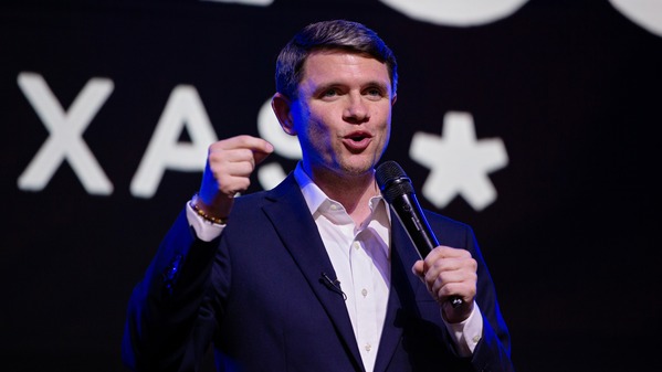 36歲前中學教師爆冷贏得德州民主黨參議院初選(圖)