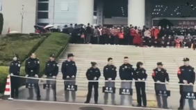 中国社会抗争暴增5成福建千人围堵市政府(图)