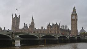 谍影重重震动伦敦英政坛爆发多起涉华间谍与监控丑闻(图)