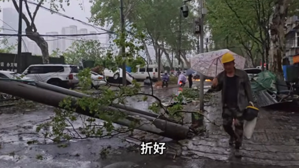 武漢遭狂風暴雨大冰雹襲擊市民：如世界末日(圖)