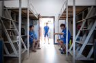 中共渗透美国两大手段：邀五万美青少年访中方芳们下手政治新星(组图)
