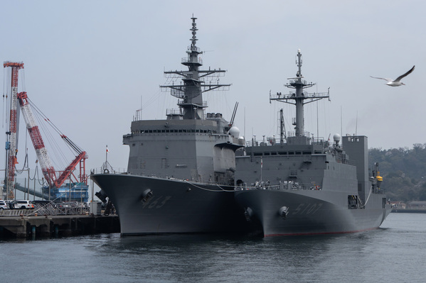 日本海上自衛艦