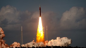 NASA发射“阿耳忒弥斯二号”开启载人绕月任务(图)