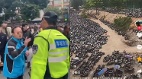中共疯狂收缴电瓶车创收广州交警抢车爆冲突(图)
