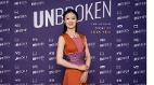 《坚不可摧》加国首映红毯“仙女下凡”展华夏服章之美(组图)