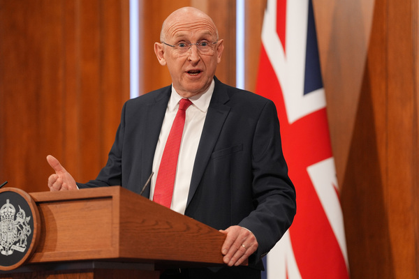 2026年4月9日：英國國防大臣約翰．希利（John Healey）在英格蘭倫敦唐寧街9號發表聲明，通報近期英國針對俄羅斯潛艇在英國以北海域光纜及管道附近開展活動所採取的軍事行動。