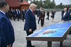 川习会期间中美人员屡爆冲突白宫记者团挨渴被困(图)