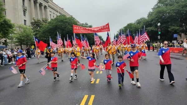 美国250周年华府国殇日盛大游行(组图)