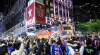 时隔53年尼克斯队再夺NBA总冠军纽约爆发骚乱(图)