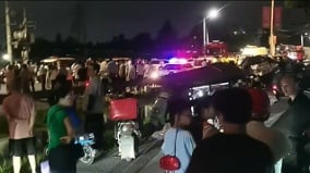 成都数百业主堵路示威多人被警察殴打抓捕(图)