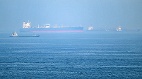 美军空袭伊朗140处目标伊朗报复多个海湾国家(图)