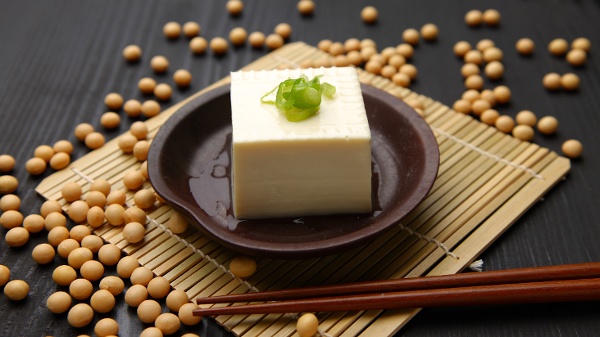 豆腐可以凉拌、煎炸、氽烫，是许多家庭的常备菜。（图片来源：jedi-master/stock.adobe.com）