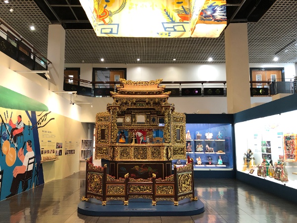 台北偶戲館「鎮館之寶」──彩樓