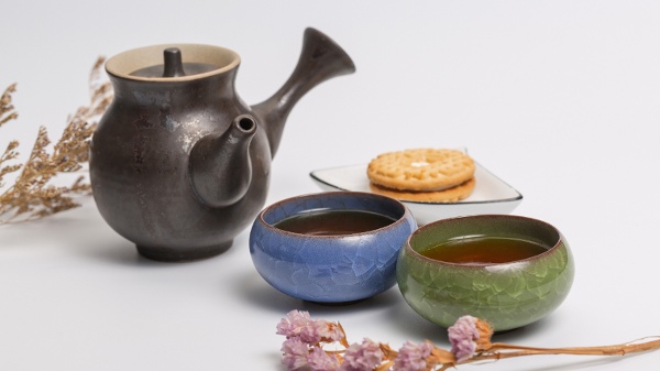 杯上茶渍洗不掉用这个东西一擦就亮(图)