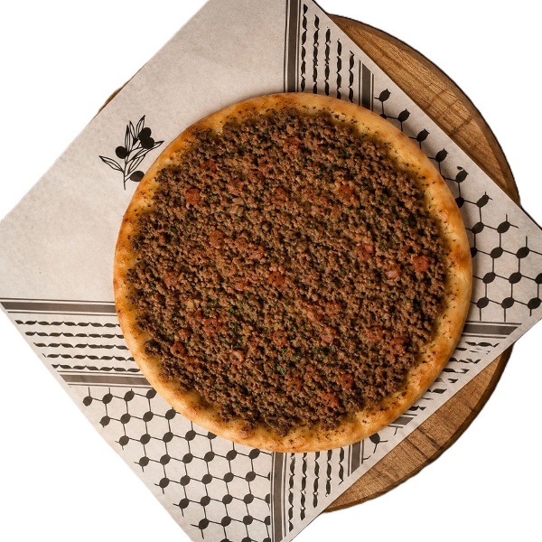 Sfiha 配調味碎肉和西紅柿