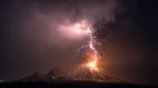 火山喷发能召唤“雷电”(图)